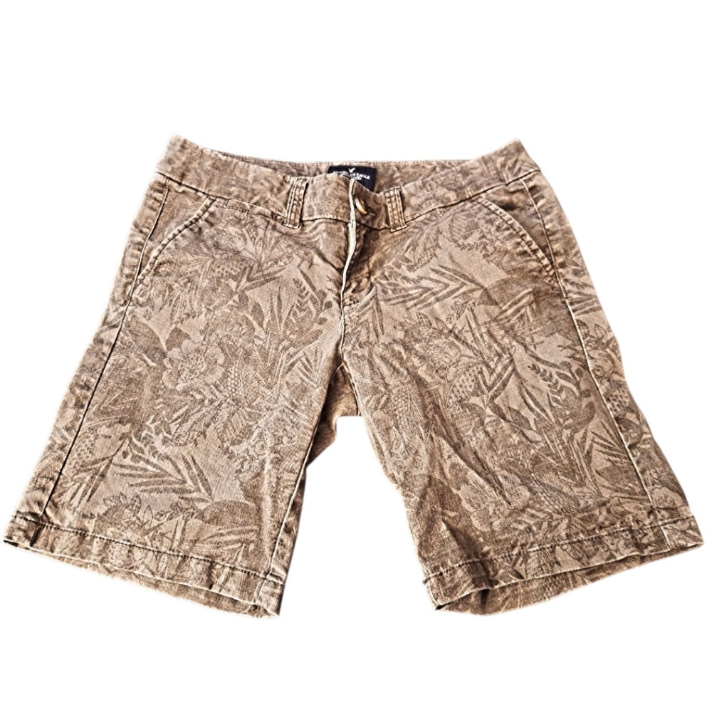 ✨️AEO Stretch Tropical Bermuda Shorts! - Picture 3 of 6